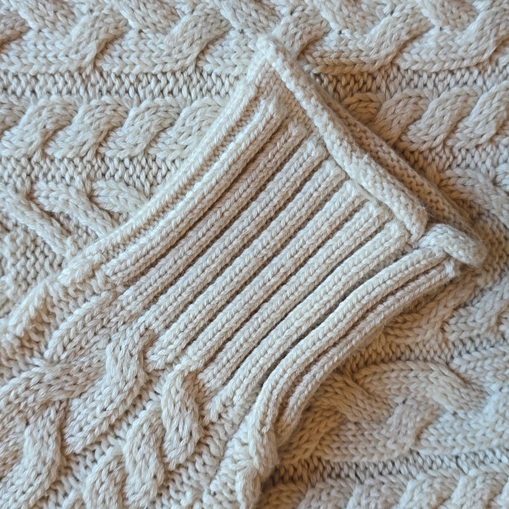 Evereve Alexis Strong Shoulder Cable Pullover Sweater, Cream, EUC, Women's XS - Picture 9 of 14